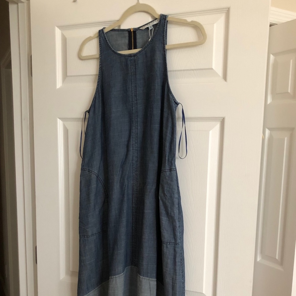 Trina Turk Like New Mid-Calf Dress